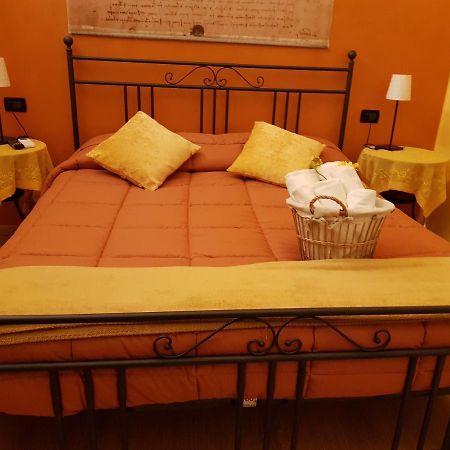 Ghiro Ghiotto Bed & Breakfast Pietra Ligure Eksteriør bilde