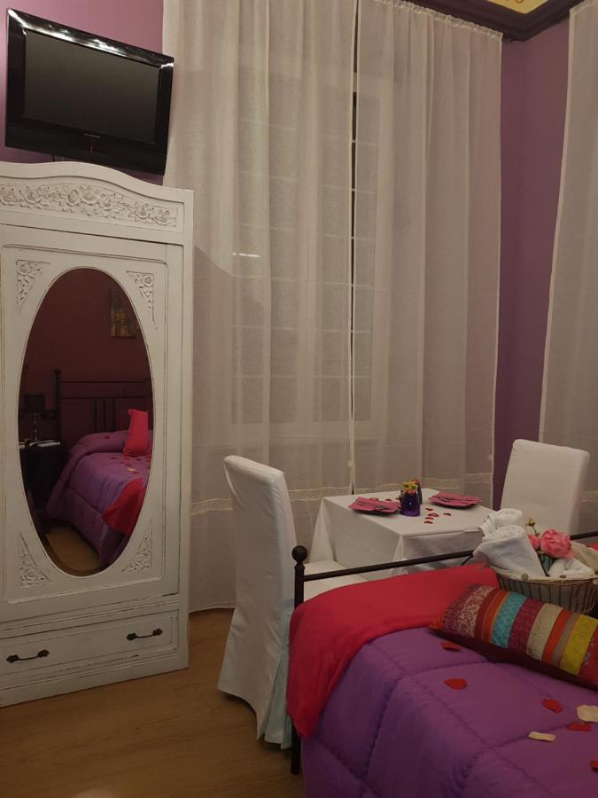 Ghiro Ghiotto Bed & Breakfast Pietra Ligure Eksteriør bilde