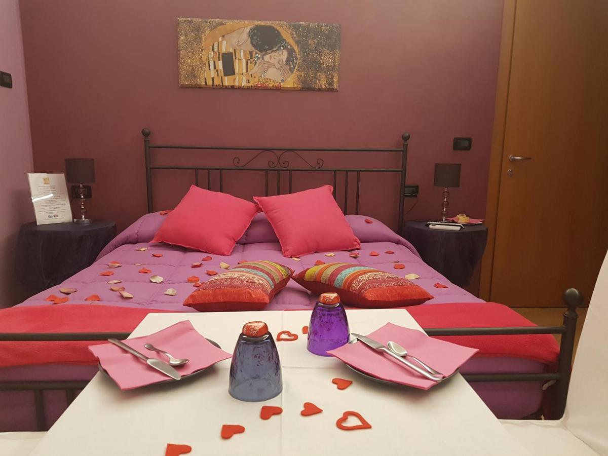 Ghiro Ghiotto Bed & Breakfast Pietra Ligure Eksteriør bilde