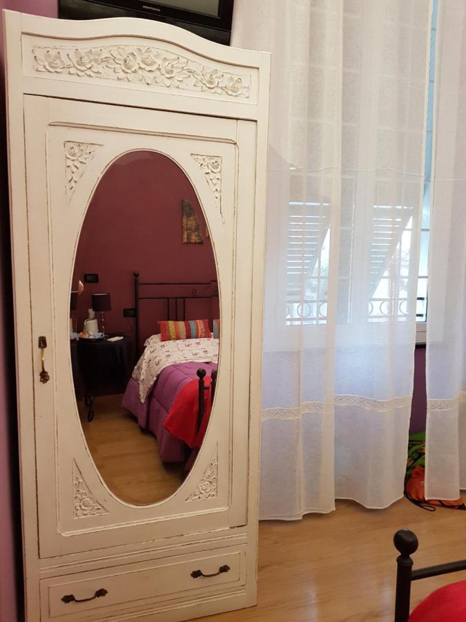 Ghiro Ghiotto Bed & Breakfast Pietra Ligure Eksteriør bilde