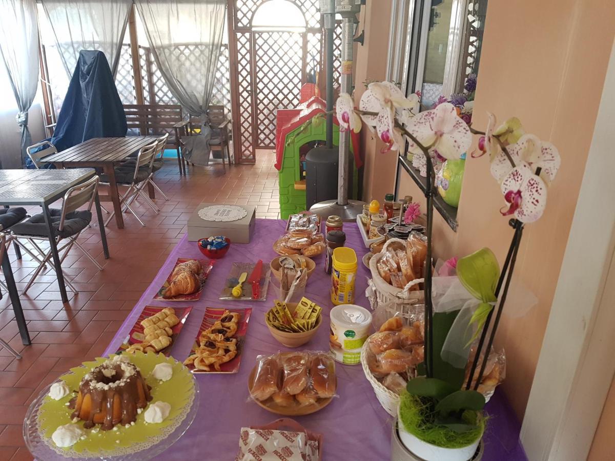 Ghiro Ghiotto Bed & Breakfast Pietra Ligure Eksteriør bilde