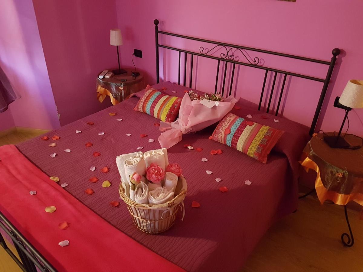 Ghiro Ghiotto Bed & Breakfast Pietra Ligure Eksteriør bilde