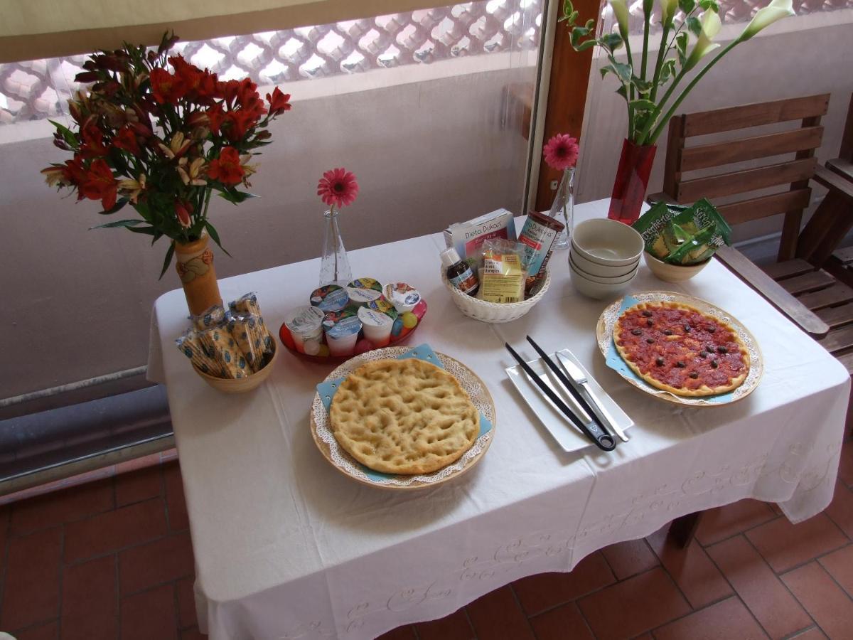 Ghiro Ghiotto Bed & Breakfast Pietra Ligure Eksteriør bilde