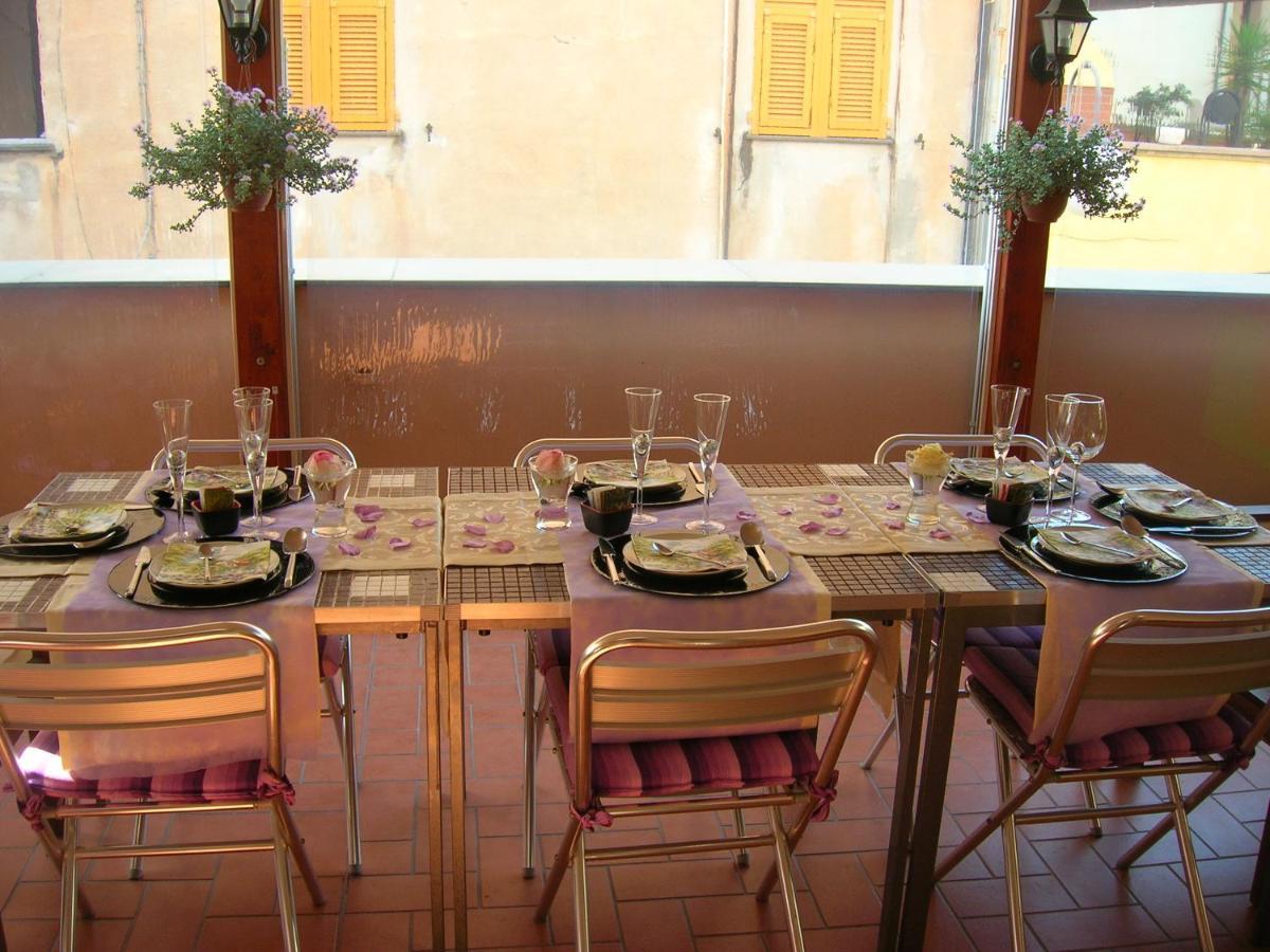 Ghiro Ghiotto Bed & Breakfast Pietra Ligure Eksteriør bilde