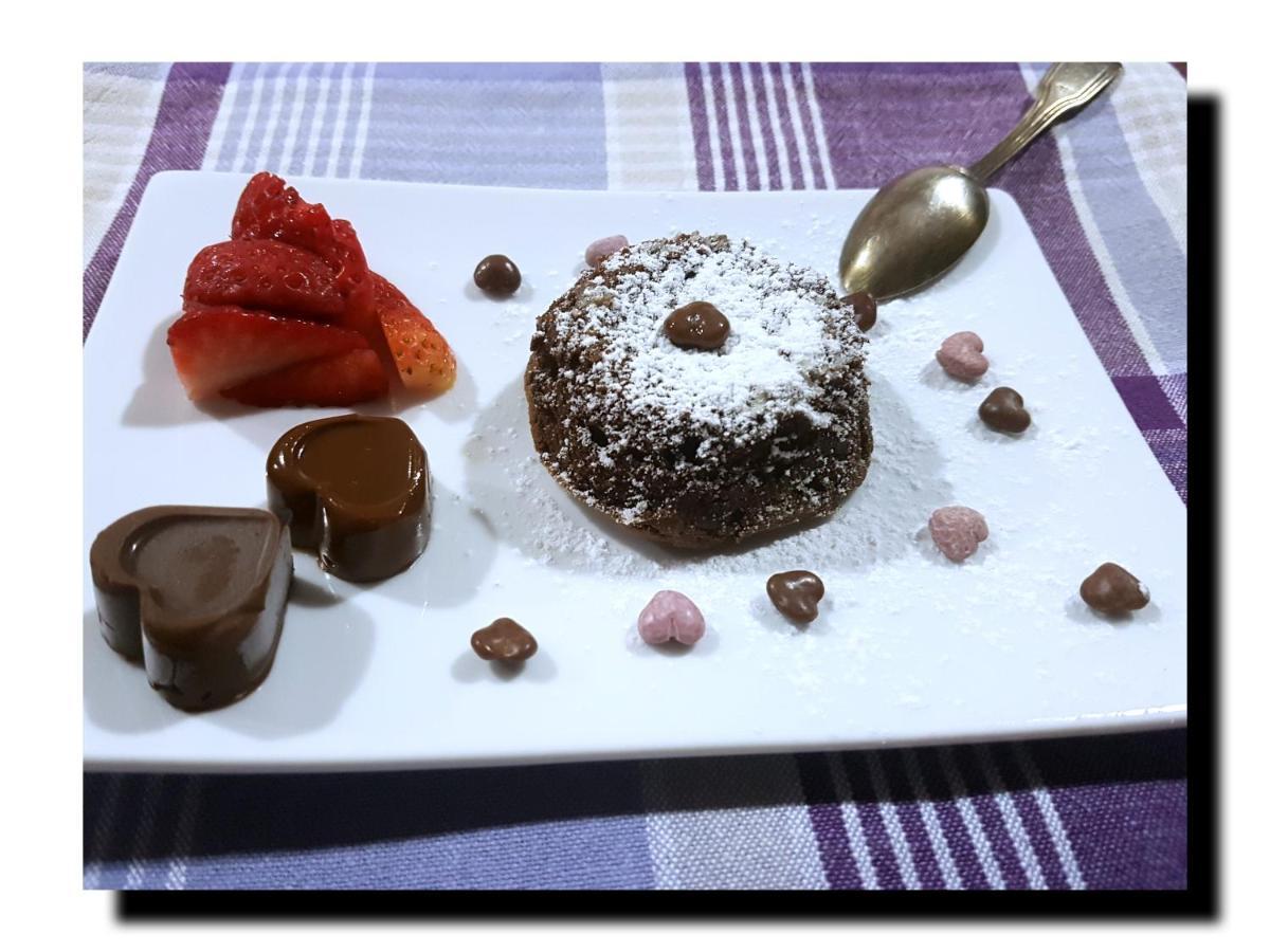 Ghiro Ghiotto Bed & Breakfast Pietra Ligure Eksteriør bilde