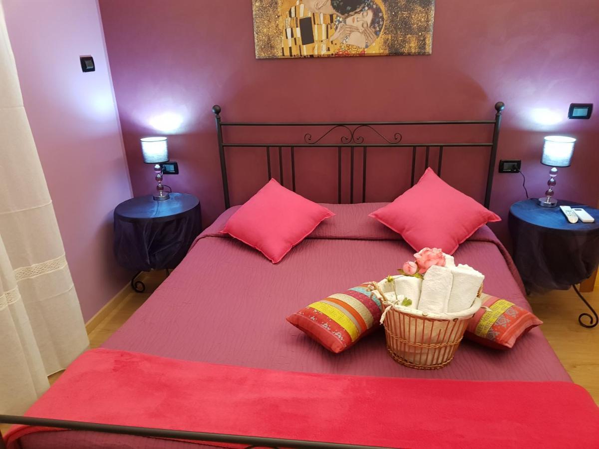 Ghiro Ghiotto Bed & Breakfast Pietra Ligure Eksteriør bilde