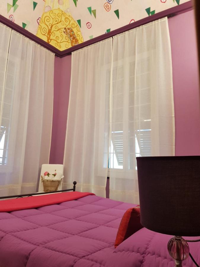 Ghiro Ghiotto Bed & Breakfast Pietra Ligure Eksteriør bilde
