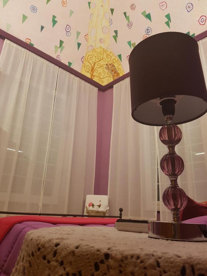 Ghiro Ghiotto Bed & Breakfast Pietra Ligure Eksteriør bilde