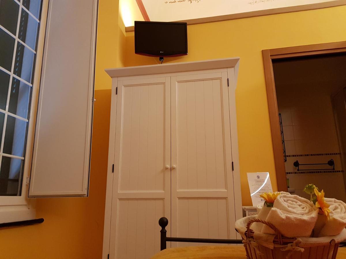 Ghiro Ghiotto Bed & Breakfast Pietra Ligure Eksteriør bilde