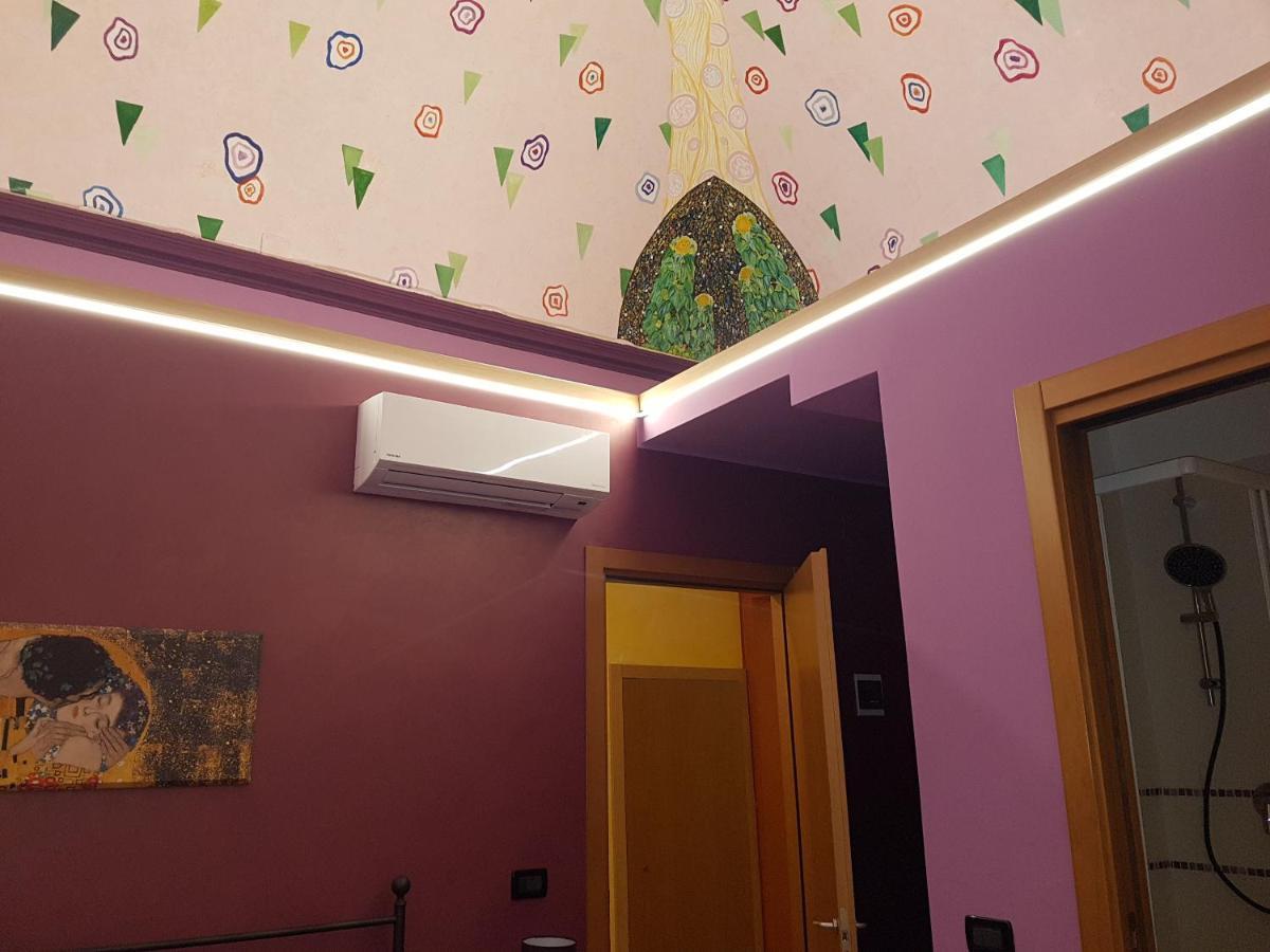 Ghiro Ghiotto Bed & Breakfast Pietra Ligure Eksteriør bilde
